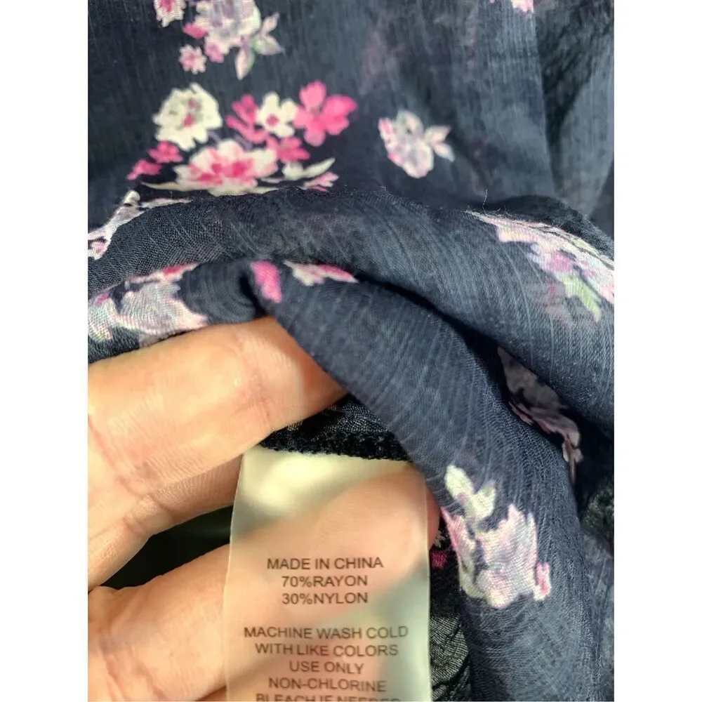 5--- Vince Camuto Peaceful Bouquet Keyhole Floral Long Sleeve Blouse Size Medium